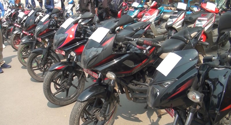 पचास जनाले फिर्ता पाए हराएका मोटरसाइकल र स्कुटर