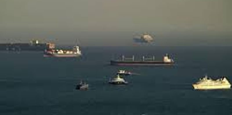 हर्मुज क्षेत्रमा जहाज आवागमन जारी