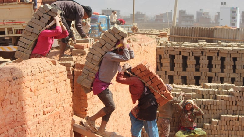 कोभिडले बन्द भएका इँटा उद्योग अझै सञ्चालनमा आउन सकेनन्