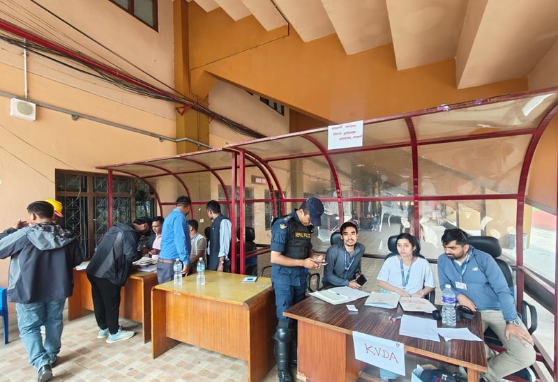 दशरथ रङ्गशालामा सुकुमवासीको ‘स्क्रिनिङ’ :चार परिवारलाई कीर्तिपुर पठाइयो