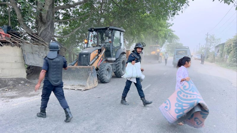 गण्डक नहर किनारका अतिक्रमित संरचना हटाउन थालियो