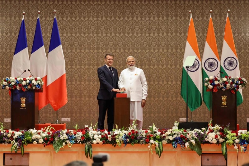 France's Macron eyes fighter jet deal in India