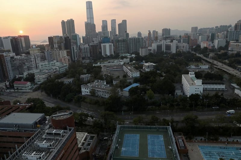 15 arrested in 1 bln yen robbery in Hong Kong