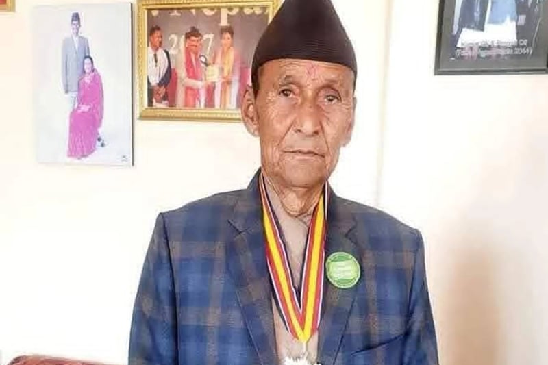 Singer Komal Oli’s father passes away after falling from roof