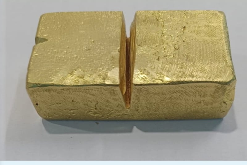 Swindlers arrested for scamming with fake gold