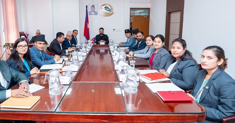 PM calls for cabinet meeting for 4:30 PM this afternoon