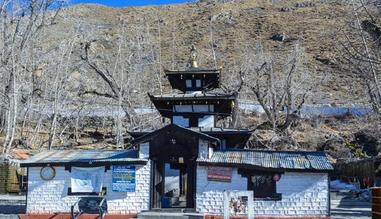 Braving cold, devotees throng Muktinath Temple