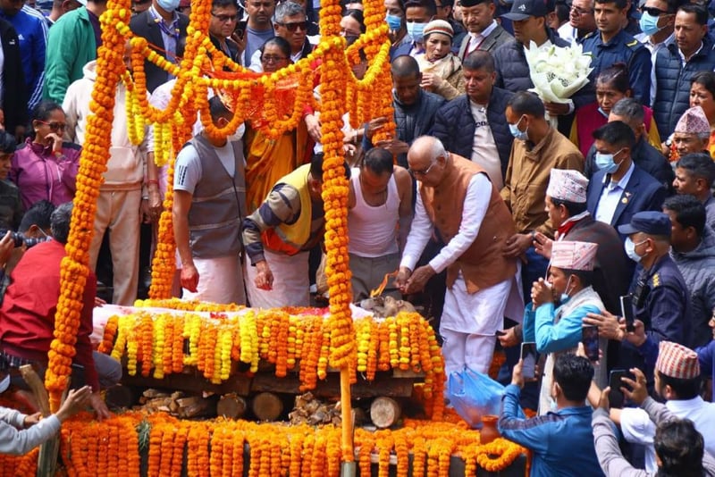 Last rites of Chair Oli's father Mohan Prasad performed
