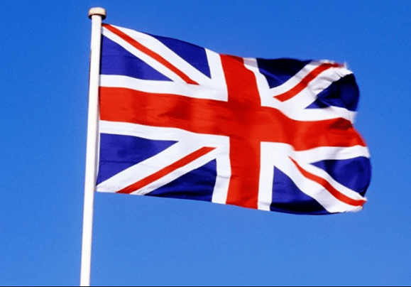 UK Asylum Claims Slightly Decrease in 2025, But Small Boat Crossings Rise 13%