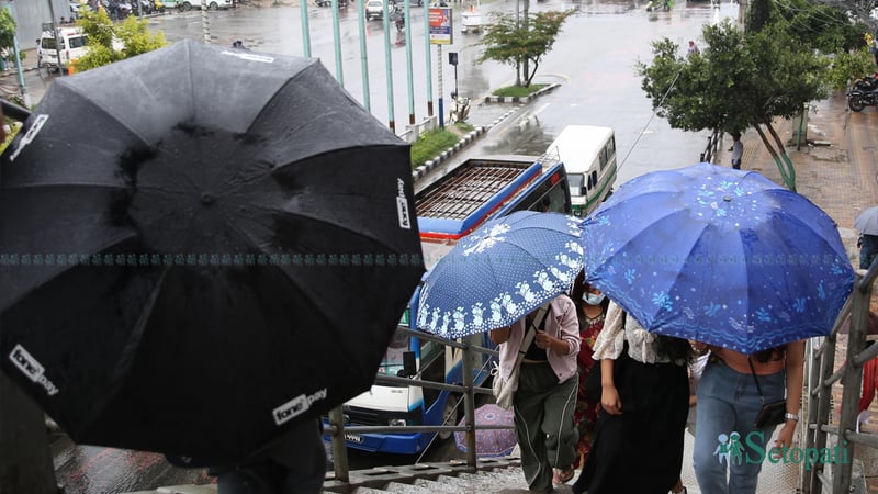 आज राति पश्चिम नेपालबाट भित्रिँदैछ पानी पार्ने प्रणाली