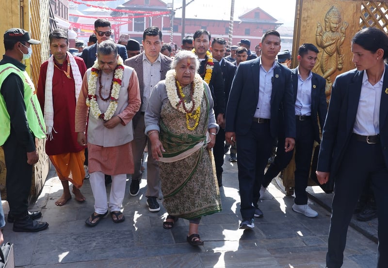 शान्तिपूर्ण रूपमा निर्वाचन सकिएको भन्दै प्रधानमन्त्रीले गरिन् पशुपतिमा पूजा