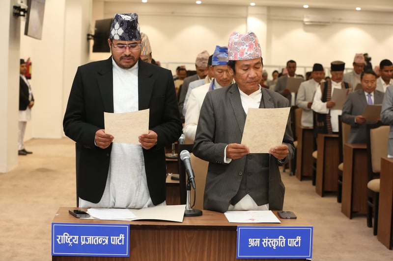सांसदको शपथसँगै ज्ञानेन्द्र शाहीको थप शपथ- बरू नष्ट हुन्छु, भ्रष्ट हुन्नँ