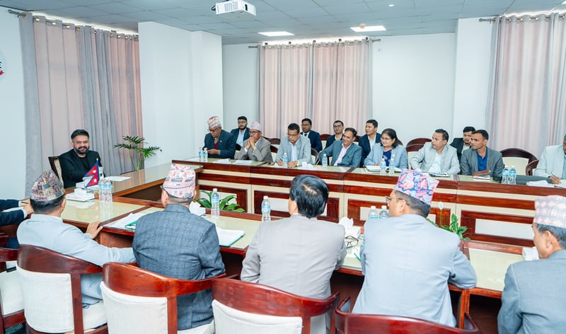 एमाले सांसदहरूले प्रधानमन्त्रीसँग आज पनि भने– अध्यक्ष ओलीको रिहा गर्नुस्