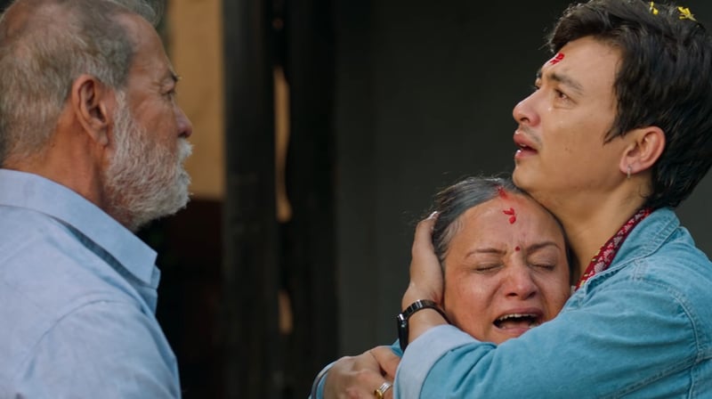 'आबाट आमा' को कमाइ नाघ्यो ११ करोड