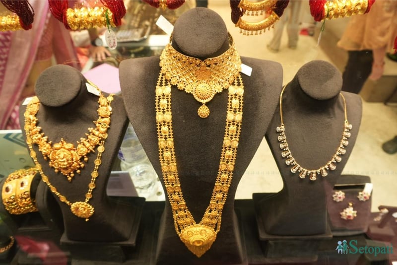 दुई दिनमा ७५ सय रूपैयाँ घट्यो सुनको भाउ, आज कतिमा हुँदैछ किनबेच?