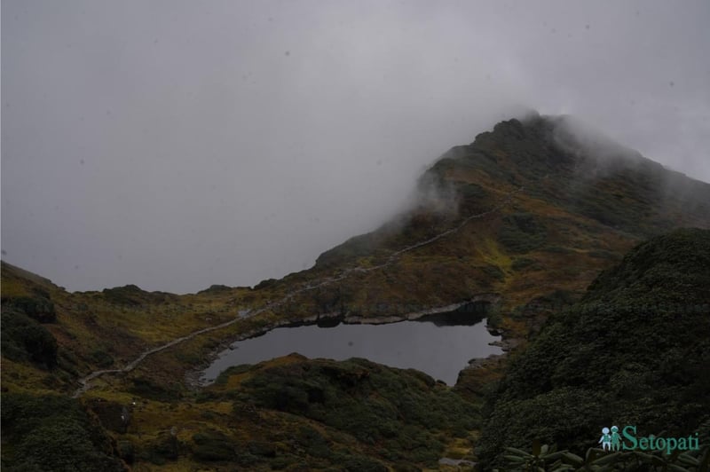 शान्त र मनमोहक मकालु पदमार्ग (तस्बिरहरू)