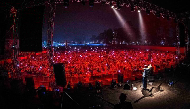 नेपथ्यको लोकरकले गुञ्जियो बुटवल (तस्बिरहरू)