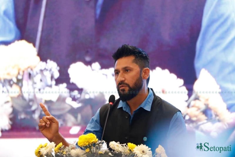 अधिनायकवाद आउँदैन, चनाखो भएर काम गर्नेछौं- रवि लामिछाने