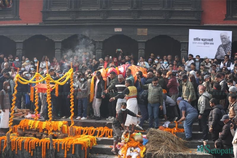 पशुपति आर्यघाटमा अभिनेता सुनिल थापाको अन्त्येष्टि