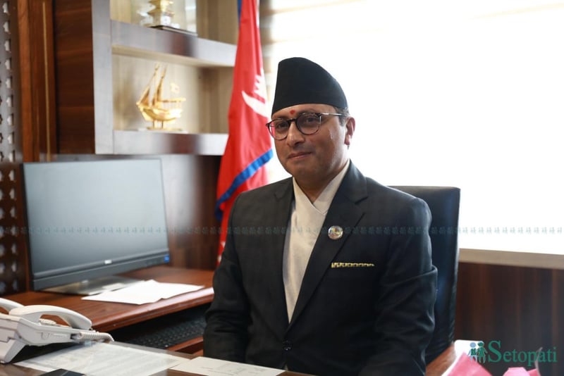 सुशासन र सेवा सुधारमा कडाइ गर्ने स्वर्णिम वाग्लेको प्रतिबद्धता