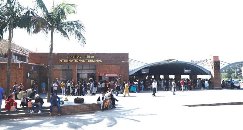 विमानस्थलबाट साढे १४ किलो गाँजासहित ४ जना पक्राउ