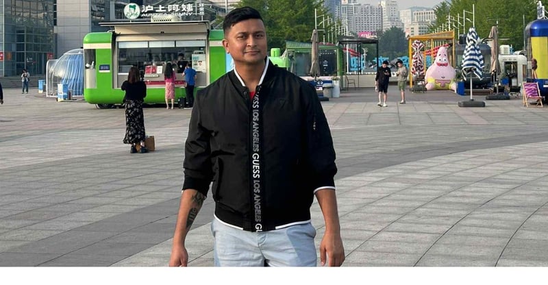 हार्डवेयर व्यापारीदेखि अटो उद्यमीसम्म अमिर आचार्यको अस्ट्रेलियामा उडान