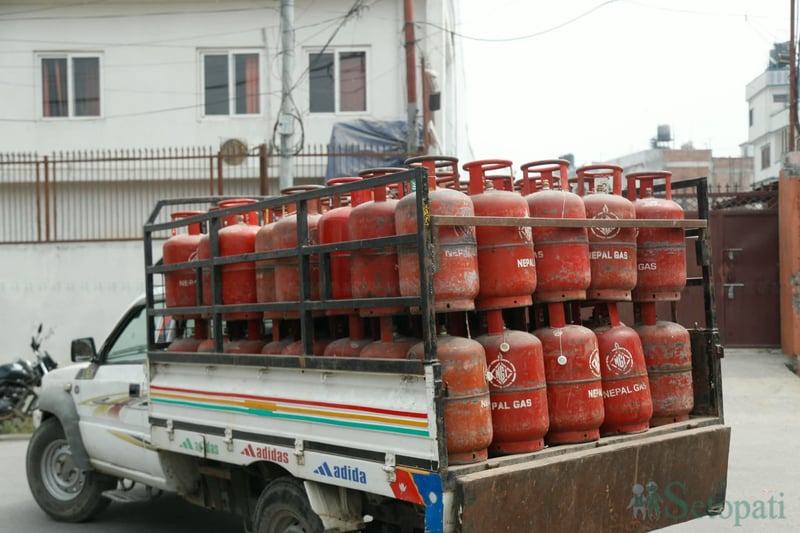 ग्यास र पेट्रोलियम पदार्थको कृत्रिम अभाव सिर्जना गर्नेलाई महानगरले कारबाही गर्ने