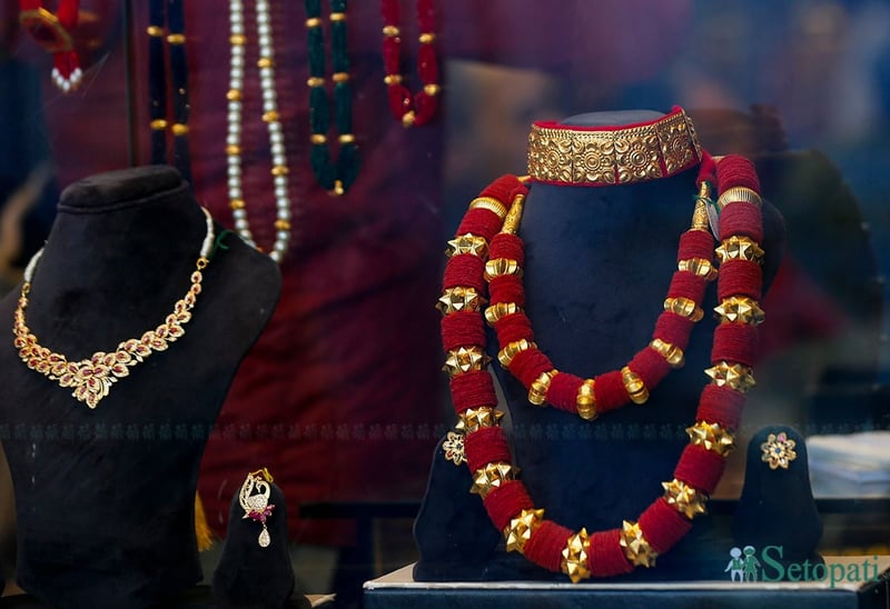 एकैदिन तोलामा २७ सय रूपैयाँ बढ्यो सुनको भाउ, आज कतिमा हुँदैछ किनबेच?