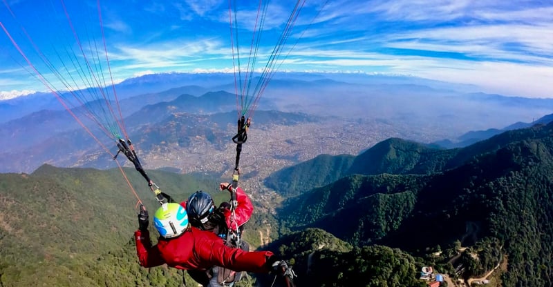 चन्द्रागिरिको आकाशमा साहसिक उडान, काठमाडौंमै प्याराग्लाइडिङको नयाँ अनुभूति