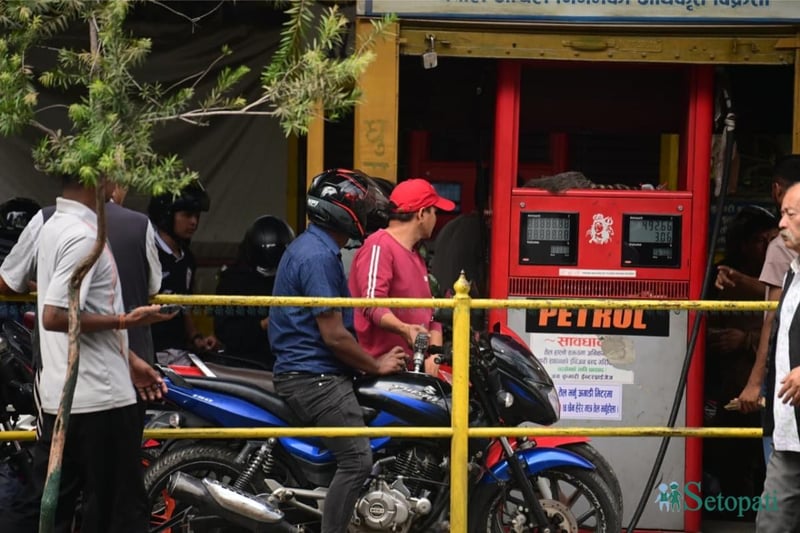 लिटरमै ३१ रूपैयाँ बढ्यो पेट्रोलको भाउ, डिजेल ५४ रूपैयाँले बढ्दा ग्यासको मूल्य कति पुग्यो?