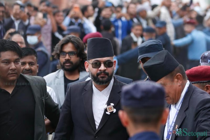 सिंहदरबारमा बालेन पुग्दा (तस्बिरहरू)