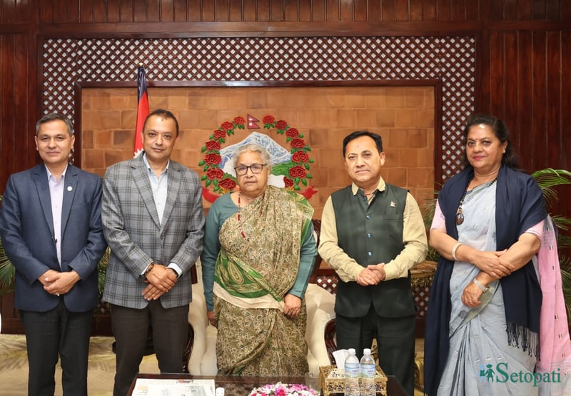 नेपाली कांग्रेसका शीर्ष नेता र प्रधानमन्त्री कार्कीबीच भेटवार्ता