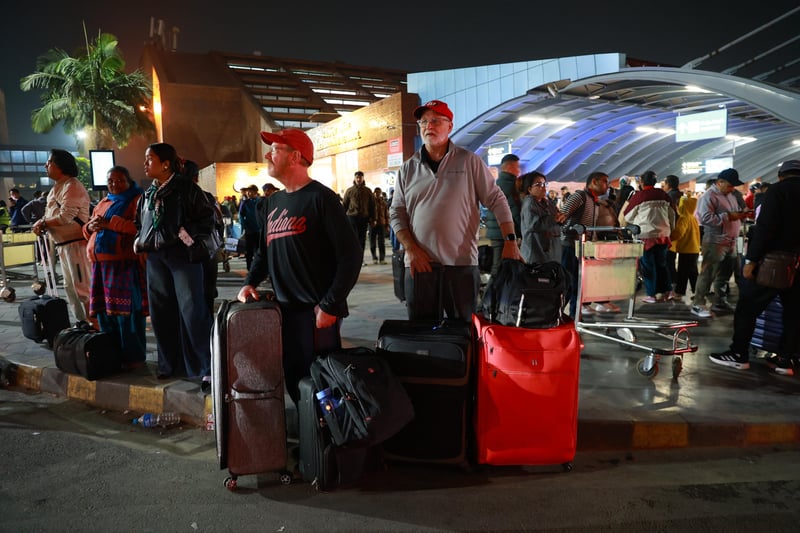 मध्यपूर्वमा तनाव बढेपछि उडान रद्द, त्रिभुवन अन्तर्राष्ट्रिय विमानस्थलमा यात्रु अलपत्र [तस्वीहरू]