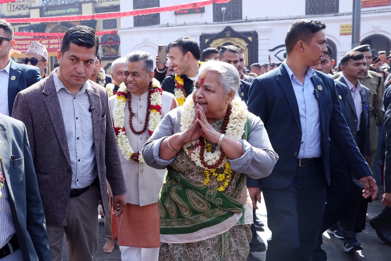 प्रधानमन्त्रीद्वारा पशुपतिनाथमा पूजा, गरिन् शान्ति र स्थायित्वको कामना