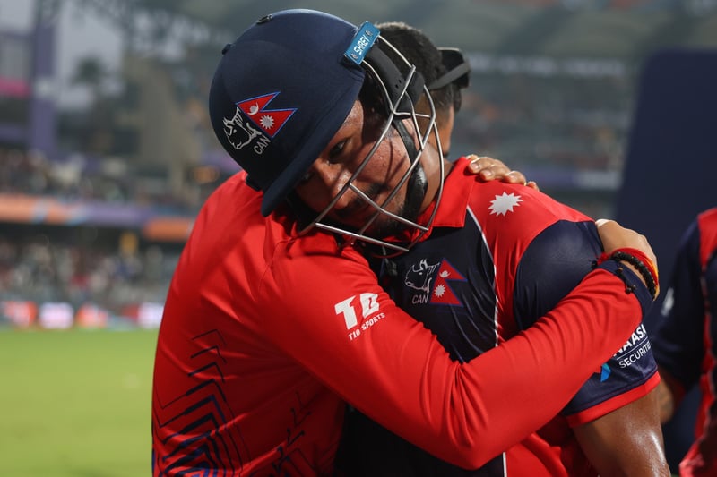 ४ विकेट जोगिँदा चारै रनले फुत्कियो इंग्ल्यान्डविरुद्ध नेपालको ऐतिहासिक जित