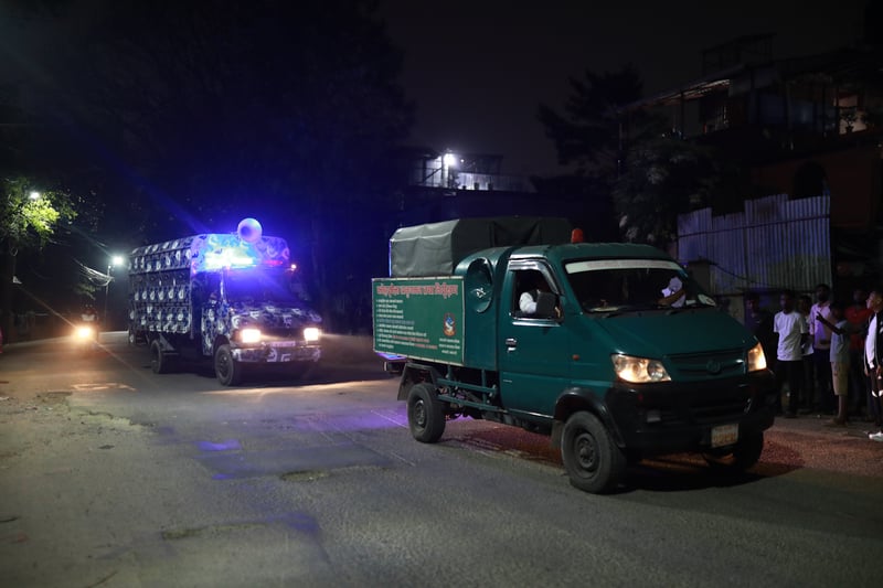 थापाथलीकाे सुकुम्बासी बस्ती खाली गर्न महानगर प्रहरीको माइकिङ (तस्वीरहरू)