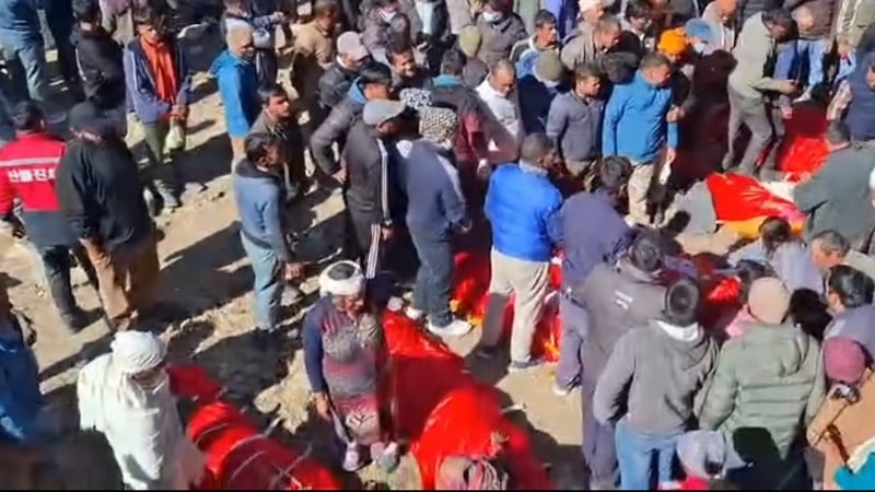 बैतडी बस दुर्घटना : आर्यघाटमा सँगै लगियो आठ शव