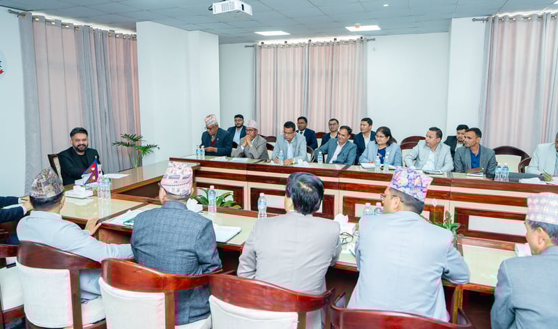 सुदूरपश्चिमका सांसदहरूसँग प्रधानमन्त्री शाहको छलफल