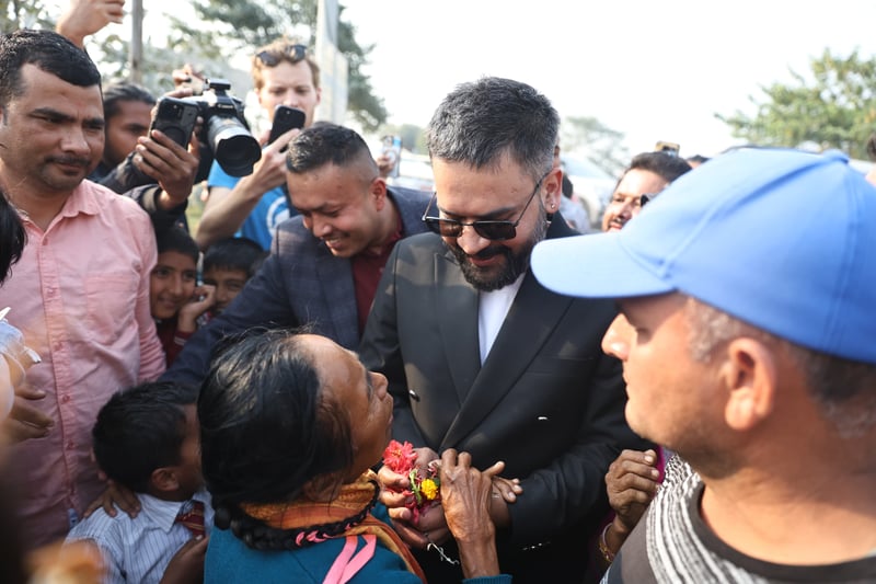 गौरादहमा बालेनको घरदैलो, किसानको समस्या सुन्नेदेखि आर्शीवाद लिनेसम्म [तस्वीरहरू]