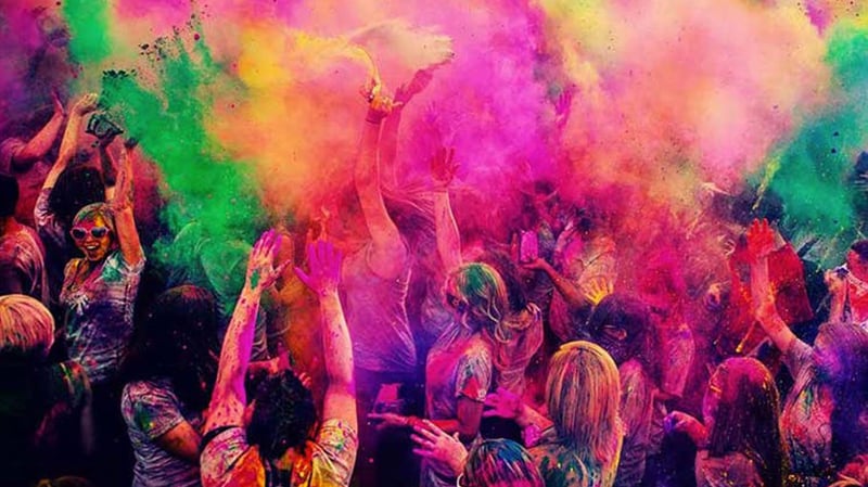 भिडभाड गरेर फागु खेल्न नपाइने