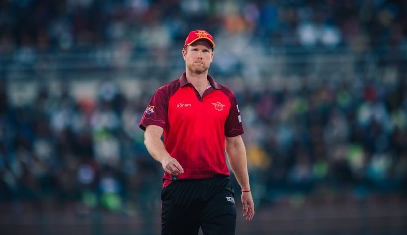 पोखरा एभेन्जर्सलाई जिमी निशमले भने– खेलाडीलाई पैसा देऊ