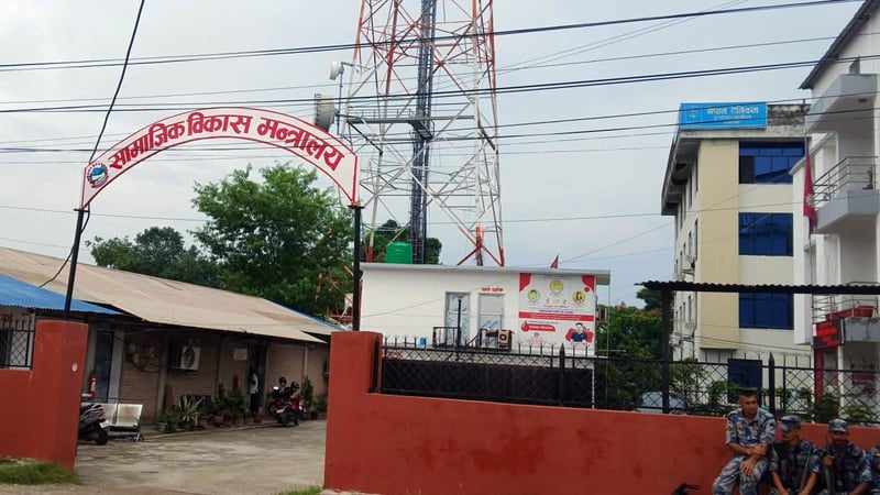 निजी अस्पतालका सञ्चालकसँग साठगाँठ गरेर जनस्वास्थ्य ऐन संशोधन गर्दै सुदूरपश्चिम प्रदेश सरकार