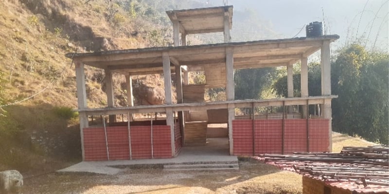 बजेट अभावमा पर्वतमा निर्माणाधीन विद्यालय भवन अलपत्र