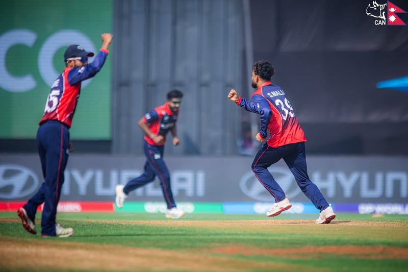 पावरप्लेमा शेर र नन्दनले लिए विकेट, इंग्ल्यान्डले बनायो ५७ रन