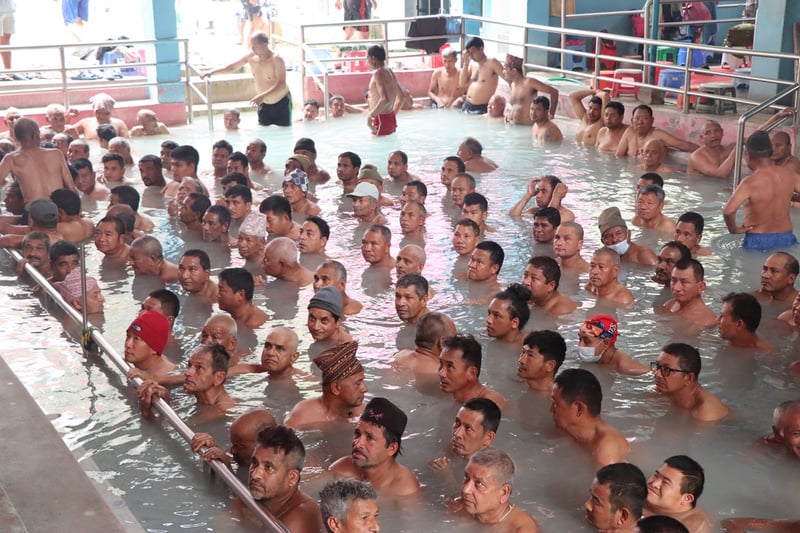 प्राकृतिक उपचारका लागि सिंगा तातोपानी