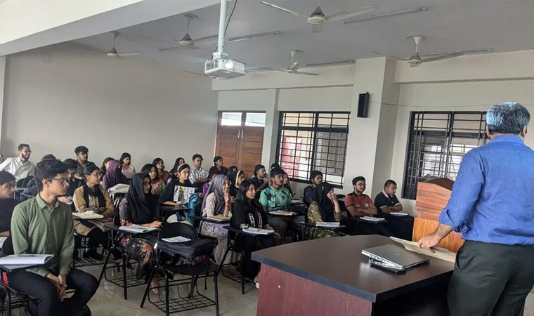 ऊर्जा सङ्कटका कारण बङ्गलादेशभरका विश्वविद्यालयहरू बन्द