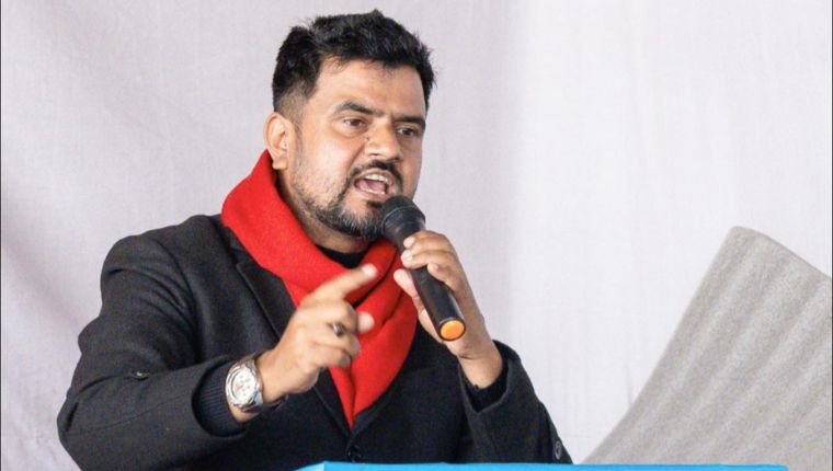 आफ्नो फेसबुक पोस्टमा फेक रियाक्ट आएको भन्दै राजिव खत्रीले भने- मलाई बदनाम गराउन डलर खर्चियो