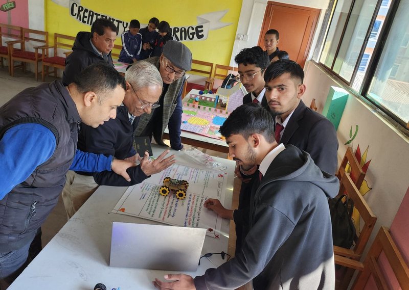सामुदायिक विद्यालयका विद्यार्थीले देखाए रोबोटिक्स र कोडिङमा आफ्नो कौशल