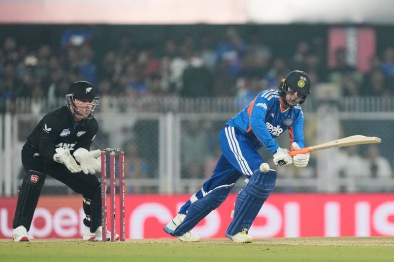 Sharma hits 14-ball 50 as India beats NZ with 10 overs to spare and wins T20 series