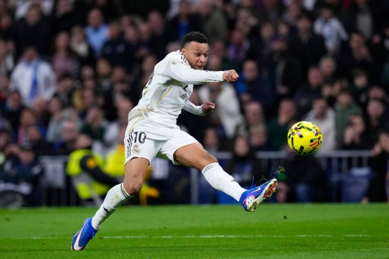 Mbappé's last-gasp penalty lifts Real Madrid to 2-1 win over Rayo Vallecano in Spanish league